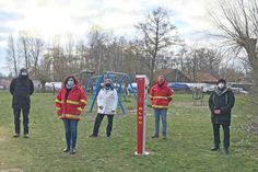 Reiner Coen, 2. Vorsitzender DLRG Malente, Caren Kügler, 1. Vorsitzende DLRG Malente, Bürgermeisterin Tanja Rönck, Peter Schulz, technischer Leiter DLRG Malente und Torsten Krüger von der Björn Steiger Stiftung (v.li.).