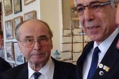 Im Rahmen des Bordfestes überreichte Landesverbandsvorsitzender Nord Dieter Reschke (re.) die Urkunde zur Ernennung zum Ehrenvorsitzenden an Michael Weber.