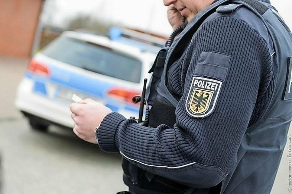 Die Polizei sucht Zeugen.