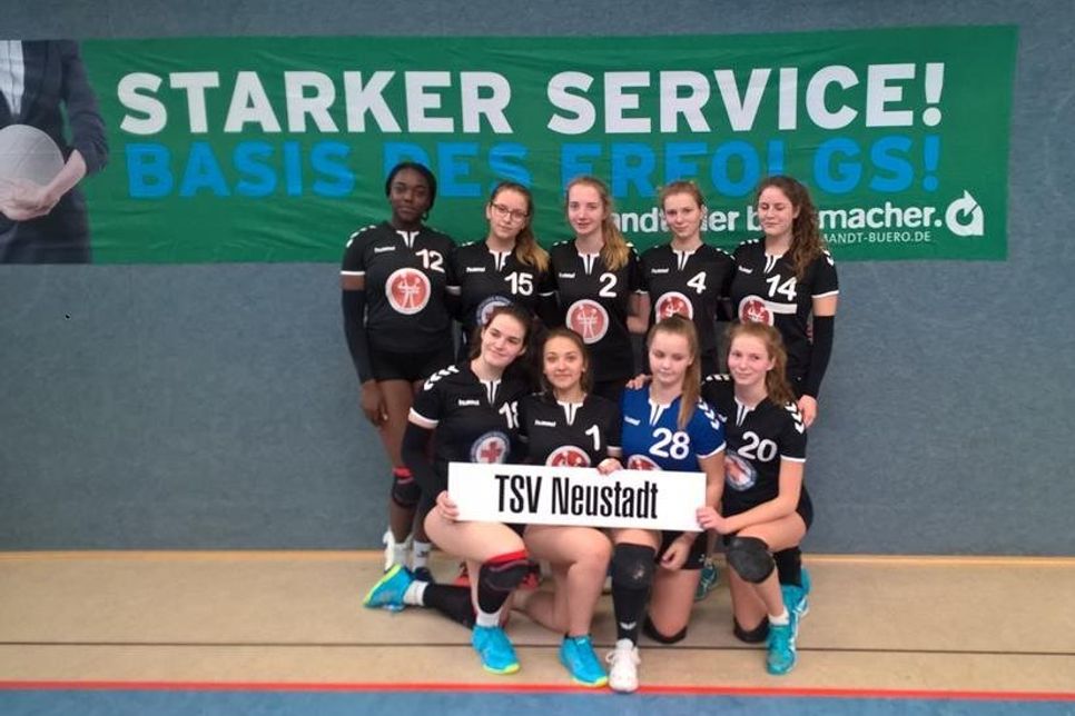 Die Volleyballspielerinnen der U18 des TSV Neustadt.