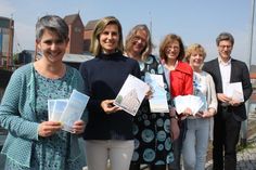 Theologin und Erzählerin Claudia Süssenbach, Janina Kononov vom Tourismus-Service Grömitz, Strandpastorin Katharina Gralla, Merle Fromberg vom Fachbereich Kirche und Tourismus des Kirchenkreises, Heike Henningsen, Mitarbeiterin in der Kirchenregion Strand und André Rosinski von der Tourismus-Agentur Lübecker Bucht (v. lks.).