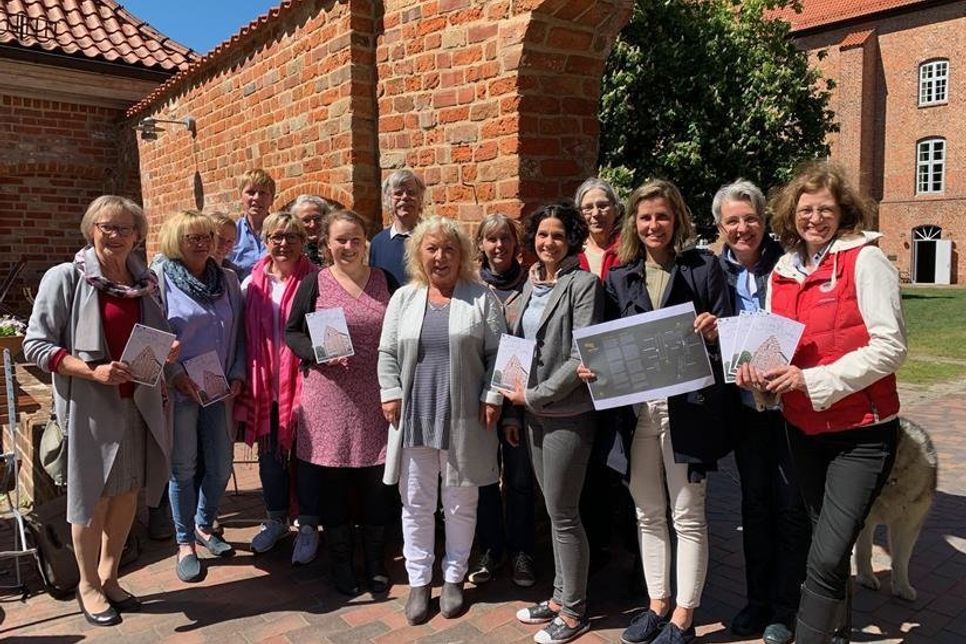 Tourismus-Service Grömitz, Stiftung Schleswig-Holsteinische Landesmuseen Schloss Gottorf und Kunst- und Kulturschaffende der Region sorgen für ein facettenreiches Veranstaltungsprogramm und eine informative Besucherführung im Kloster Cismar.