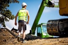 Bald allein auf der Baustelle? Baufirmen steuern auf einen verschärften Fachkräftemangel zu – wenn die Branche für Beschäftigte nicht attraktiver wird, warnt die IG BAU.