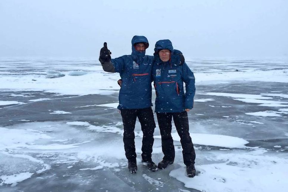 Es geht ihnen gut. Trotz extremer Wetterverhältnisse sind Wolfgang Kulow (re.) und Jörn Theissig bester Laune.