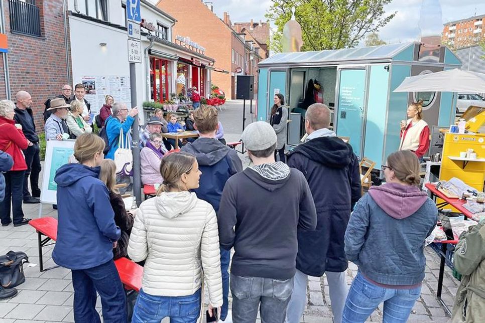 Gute Stimmung beim Tourstart in Dietrichsdorf. Fotos: Münch