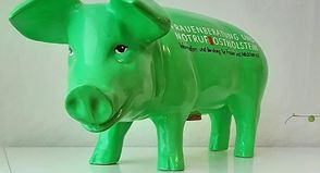 Bitte spenden: Das Sparschwein sollte gefüttert werden, damit die wichtige Arbeit möglich ist.