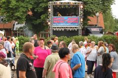 Veranstaltungsort ist der Festplatz an der Schule.