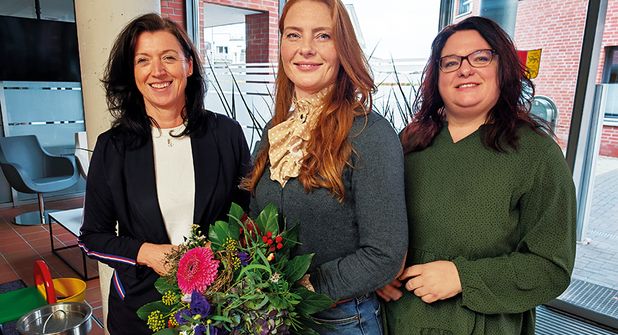 Lea Sommerfeld (Mitte) ist seit 1. Oktober die neue Gleichstellungsbeauftragte der Gemeinde Scharbeutz und wurde jetzt von Bürgermeisterin Bettina Schäfer und Hauptamtsleiterin Stefanie Wehe (rechts) offiziell vorgestellt.