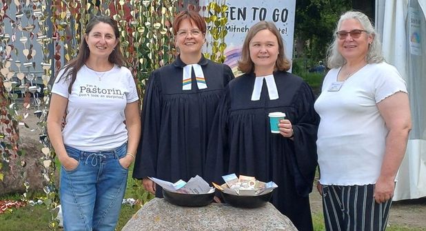Das Team vom letzten Jahr mit Pastorin Adela Jártimová, Pastorin Kristina Warnemünde, Pastorin Anne Smets und Prädikantin Katja Elstner (v. lks.).