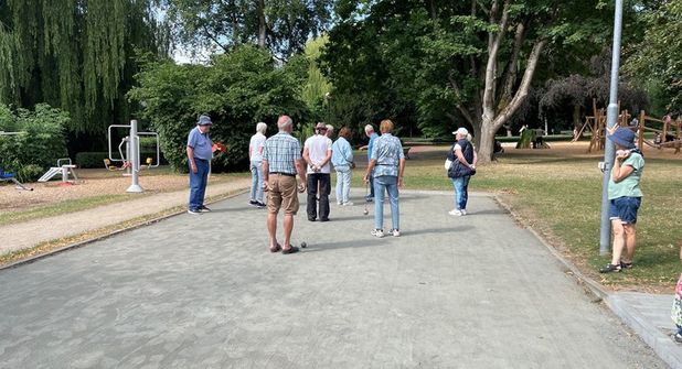 Ob Einheimische, Urlaubsgäste oder organisierte Gruppen, die modernisierten Bahnen bieten beste Voraussetzungen für gesellige und sportliche Stunden im Grünen.