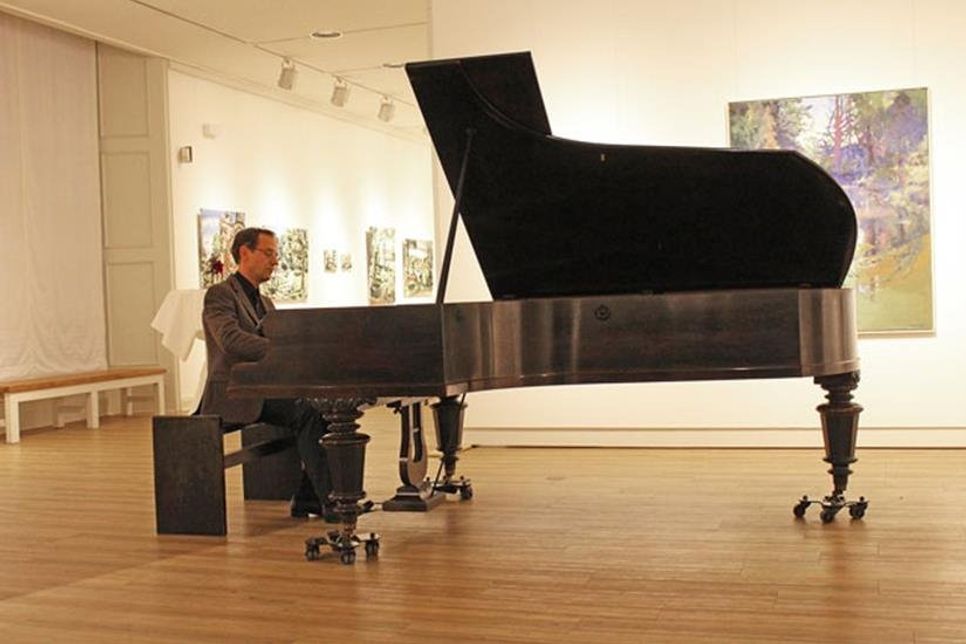 Im Anschluss an die Verleihung demonstrierte Preisträger Sergej Tcherepanov sein Können am Flügel