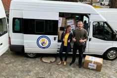 Daniela Berndt von der Ameos Klinik Neustadt mit Oleg Beresnev aus Kiew vom Kinderkrankenhaus.