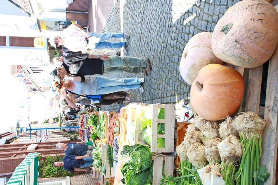 Regionale Erzeugnisse und viel Handgemachtes erwartet die Besucher des Bauernmarktes.