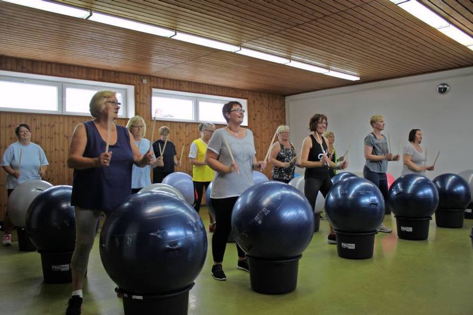Fettverbrennung, Muskelaufbau, Kreislauf-Training und Brainfitness: Wer bei Drums Alive mit macht, fördert die Gesundheit auf vielen Ebenen.
