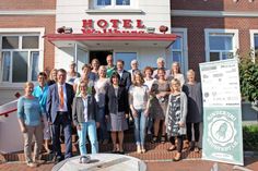 Die Organisatoren und Sponsoren bei der Vorstellung des Programms mit Bürgermeisterin Dr. Tordis Batscheider (Mitte) im Hotel Wallburg.