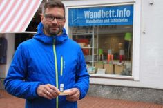 Andreas Diez weiß um die Vorteile des Zirbenöls: „Es steigert das Wohlbefinden, lindert Stress, wirkt entgiftend und belebend, reinigt die Atemluft und weckt die Lebensgeister.“