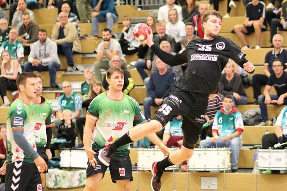 Mit 9 Toren der beste Werfer der HSG - Jan-Ove Litzenroth Nummer 35 -.