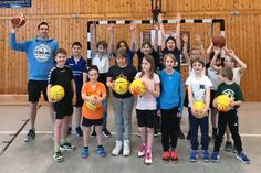 Auf die neuen Mitspieler warten eine begeisterungsfähige Gemeinschaft und viel Spaß und Abwechslung im Training.