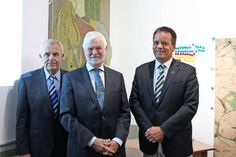 Jochen Sachau, Heinz Bäker und Bürgermeister Mark Burmeister (v. lks.).