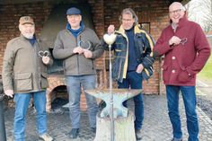Schmieden für die Flutopfer im Ahrtal: Dieter Witt, Uwe Thienemann, Jürgen Berens und Roland Becker.