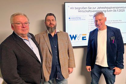 Die WVE-Vorstandsmitglieder Manfred Reinhardt, Christian Schulz und Marus Gutzeit (v.l.) wurden in ihren Ämtern bestätigt. Foto: Graap