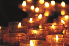In der Nacht von Samstag auf Ostersonntag werden in den Kirchen die Kerzen wieder entzündet. Foto: pixabay.com/ak-o