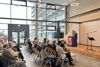 Viele Bürgerinnen und Bürger sowie Gäste waren in die Aula des Küstengymnasiums zum Neujahrsempfang gekommen.