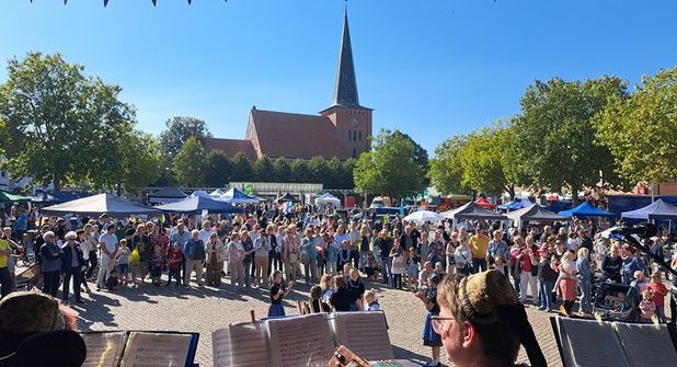 Bühne frei für den Weltkindertag. (Foto: Stadtmarketing)