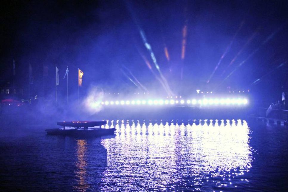 Die Multi-Licht-Show bildete den grandiosen Abschluss des Abends.