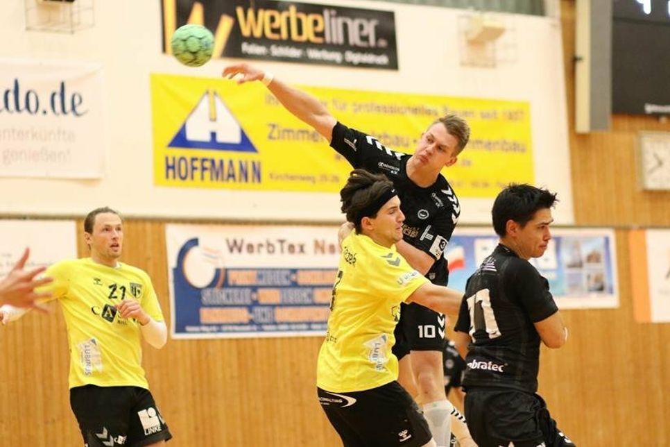Machte ein gutes Spiel und 3 Tore - Philipp Wäger Nr. 10.