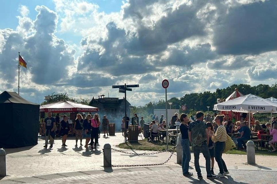 Zahlreiche Buden sorgten für Volksfeststimmung.