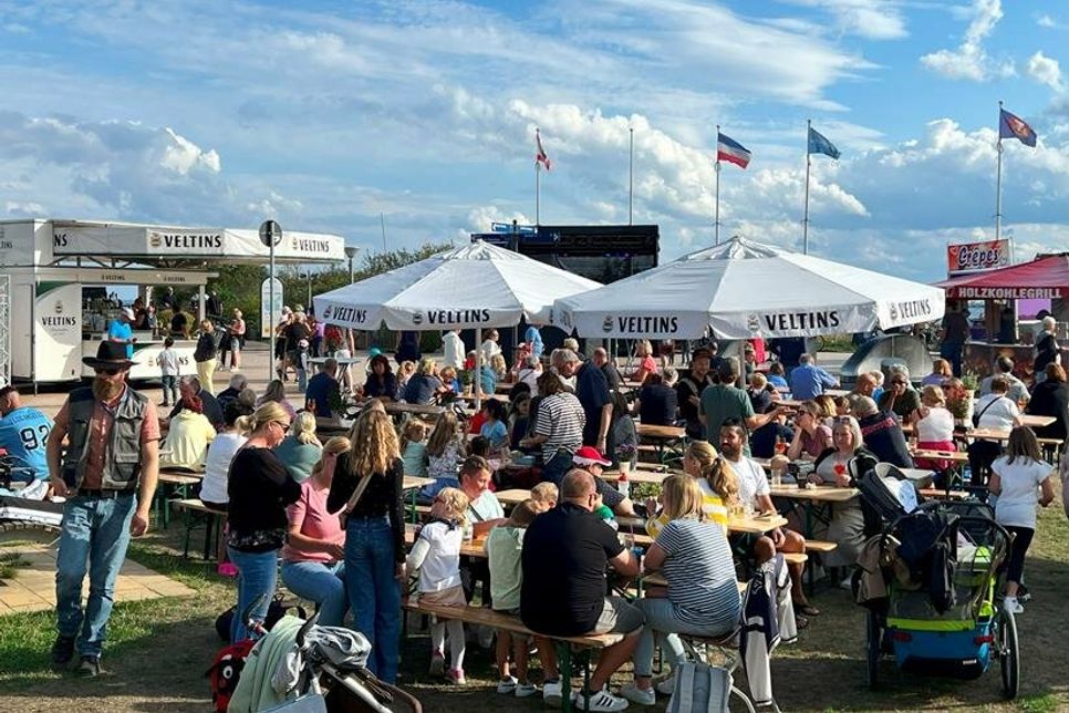 Wichtige Zutaten für ein gelungenes Fest: Gute Musik, leckeres Essen und freundliche Menschen.