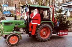 Der Weihnachtsmann mit seinem besonderen Gefährt freute sich über viele strahlende Gesichter und viele positive Rückmeldungen nach dieser gelungenen Aktion.