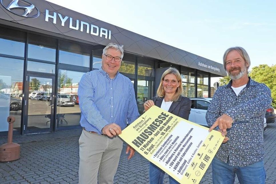 Andreas Ganzer, Beate Knoop und Jan Knoop freuen sich auf reichlich Besuch auf der Hausmesse am kommenden Wochende.