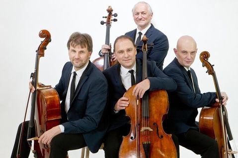 Mitglieder des Rastrelli Quartetts sind Kirill Timofeev, Mischa Degtjareff, Kira Kraftzoff und Sergio Drabkine.