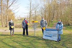 Cora Brockmann, Christina Bonke, Jens Junkersdorf und Anke Voß stellten am 16. April die neue Discgolf-Anlage vor. Gefördert wurde die Anlage mit Mitteln des europäischen Landwirtschaftsfonds für die Entwicklung des ländlichen Raumes (ELER) und aus Mitteln des Landesprogramms ländlicher Räume Schleswig-Holstein (LPLR). Insgesamt hat die Maßnahme 33.000 Euro gekostet, 16.000 Euro sind davon initiiert durch die AktivRegion Wagrien-Fehmarn e.V. gefördert.