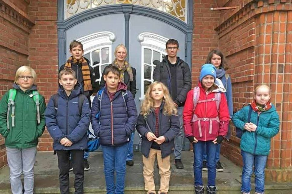 Oben von links: Elias Purwins, Charlotte Schröder, Luca Erfmann, Greta Schröder,  Unten von links: Jone Evers, Joris Theuerkauf, Jakob Zedlewski, Bruno Rausch, Lena Klüver, Helena Langneff