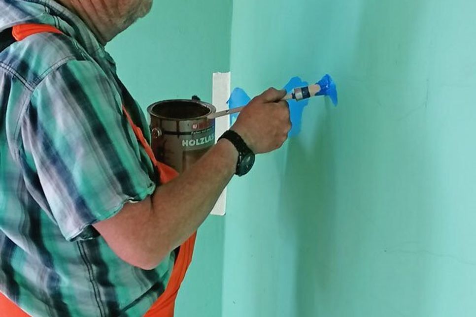 Karl-Heinz Ziegler (Gemeinde Malente) stilisiert die Malenter Au als „Das blaue Band der Vielfalt“.