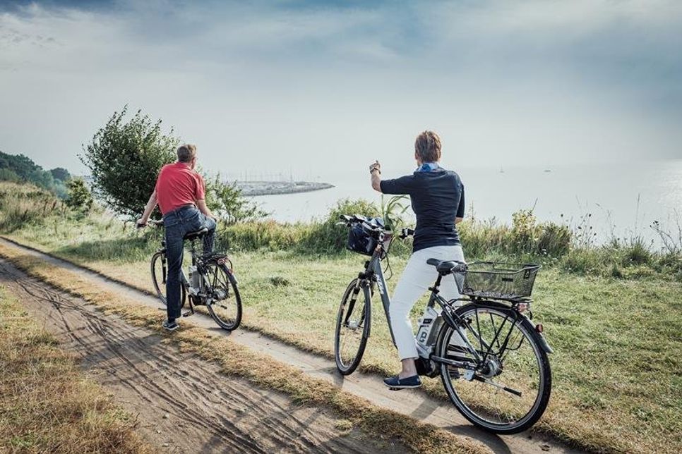 Einheimische werden ermutigt, die zahlreichen Radtouren privat abzufahren.