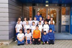 Die Mannschaft der E-Jugend des OSV Oldenburg mit den neuen Trikots.