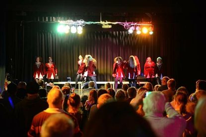 Die Gruppe „Celtic Dance“ zeigte schwungvolle Tänze zu mitreißender Musik mit interessanten Choreographien, irischen Originalschritten und jeder Menge Spaß.