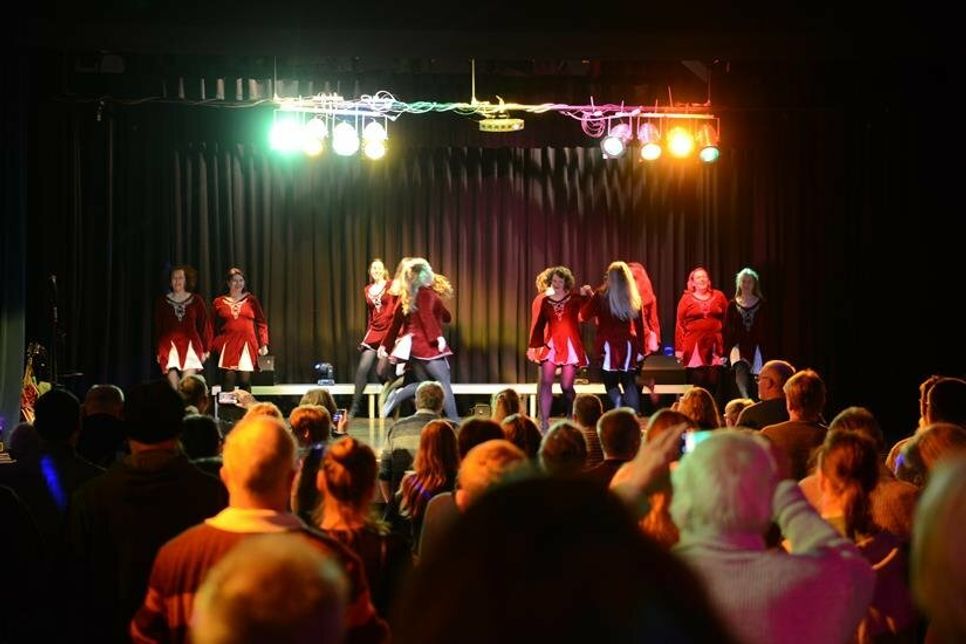 Die Gruppe „Celtic Dance“ zeigte schwungvolle Tänze zu mitreißender Musik mit interessanten Choreographien, irischen Originalschritten und jeder Menge Spaß.