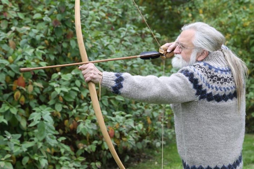 Der Steinzeitexperte und Experimentalarchäologe Harm Paulsen war auf der Ausstellung „De Olen vom Oldenburger Graben“ und war begeistert.