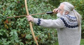 Der  Steinzeitexperte  und  Experimentalarchäologe Harm Paulsen war  auf der Ausstellung  „De Olen vom Oldenburger Graben“ und war begeistert.