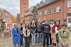 Am Volkstrauertag werden Schüler der Gemeinschaftsschule Szenen aus dem Leben Oskar Kuschs nachstellen. Gymnasiasten begleiten musikalisch.