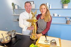 Sind ein eingespieltes Team: Volker Fuhrwerk ist seit zehn Jahren auf Sendung, Lisa Knittel ist seit fast zwei Jahren „Sous Chef“. Sie waren auf Wild eingestellt.