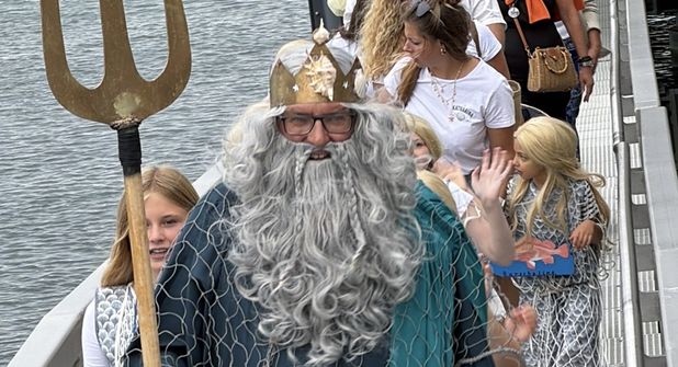 Die Ankunft von Neptun und seinen Nixen wurde begeistert begleitet.