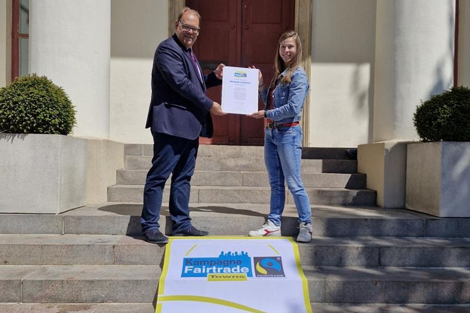 Bürgermeister Mirko Spieckermann und Nachhaltigkeitsmanagerin Lina Koop.