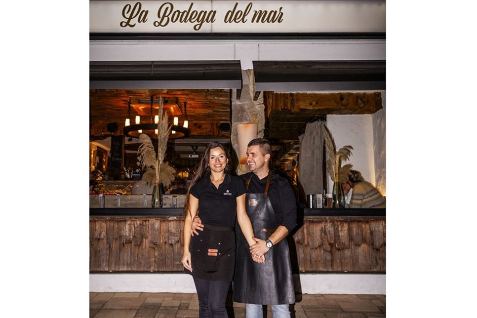 Jovan und Gordana Maricic freuen sich über die Auszeichnung für das La Bodega Del Mar, das nun zu den Empfehlungen des Dine-&-Sleep-Portals zählt.