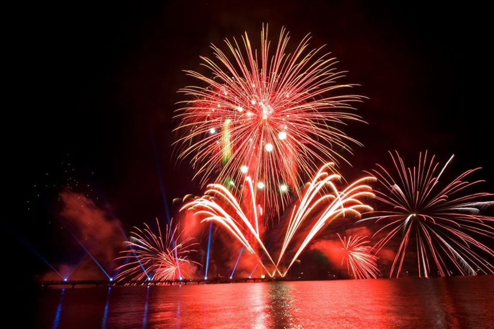 Bei der Kinderuni dreht sich alles um Pyrotechnik.
